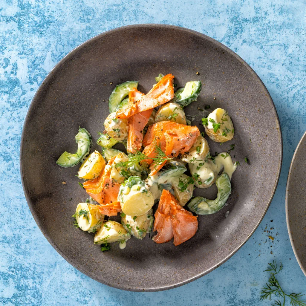 Kartoffelsalat mit Pulled Salmon