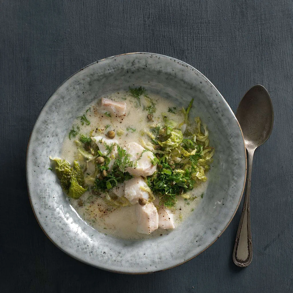Fischsuppe mit Wirz und Kapern
