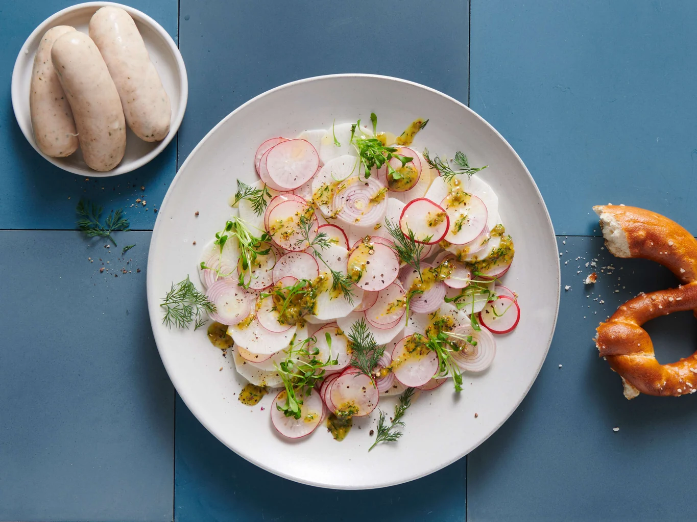 Salade de radis avec saucisse blanche