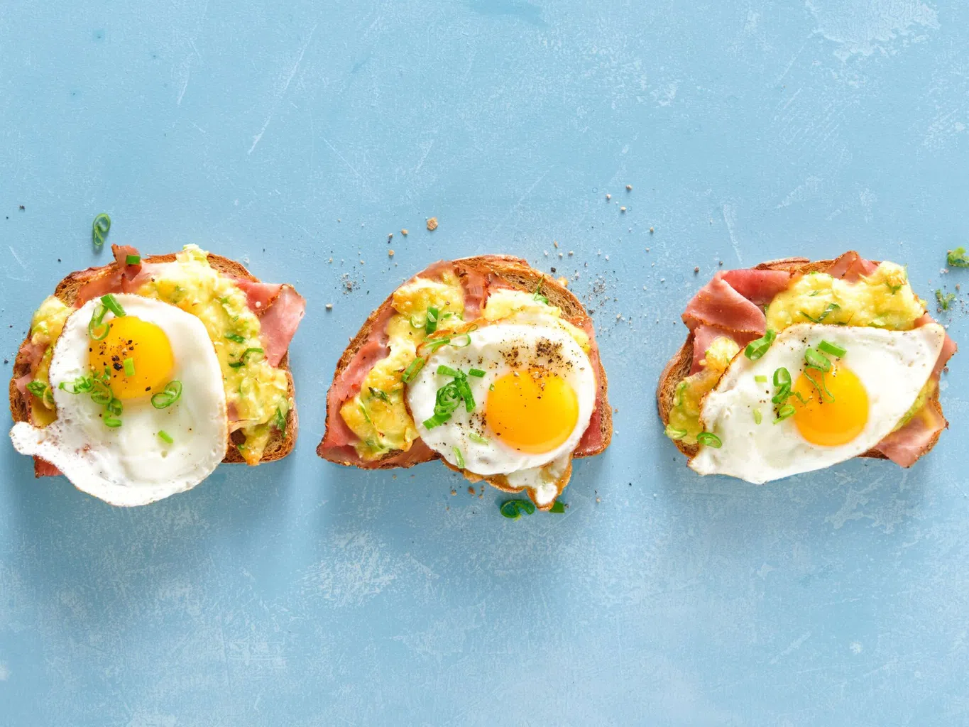 Käsetoast mit Spiegelei