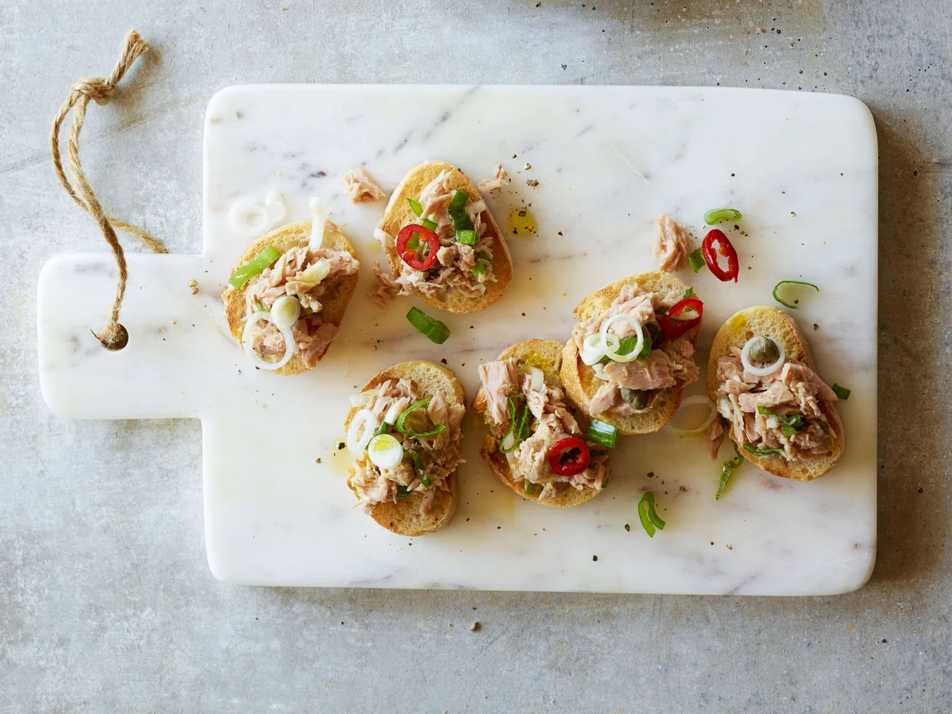 Crostini al tonno