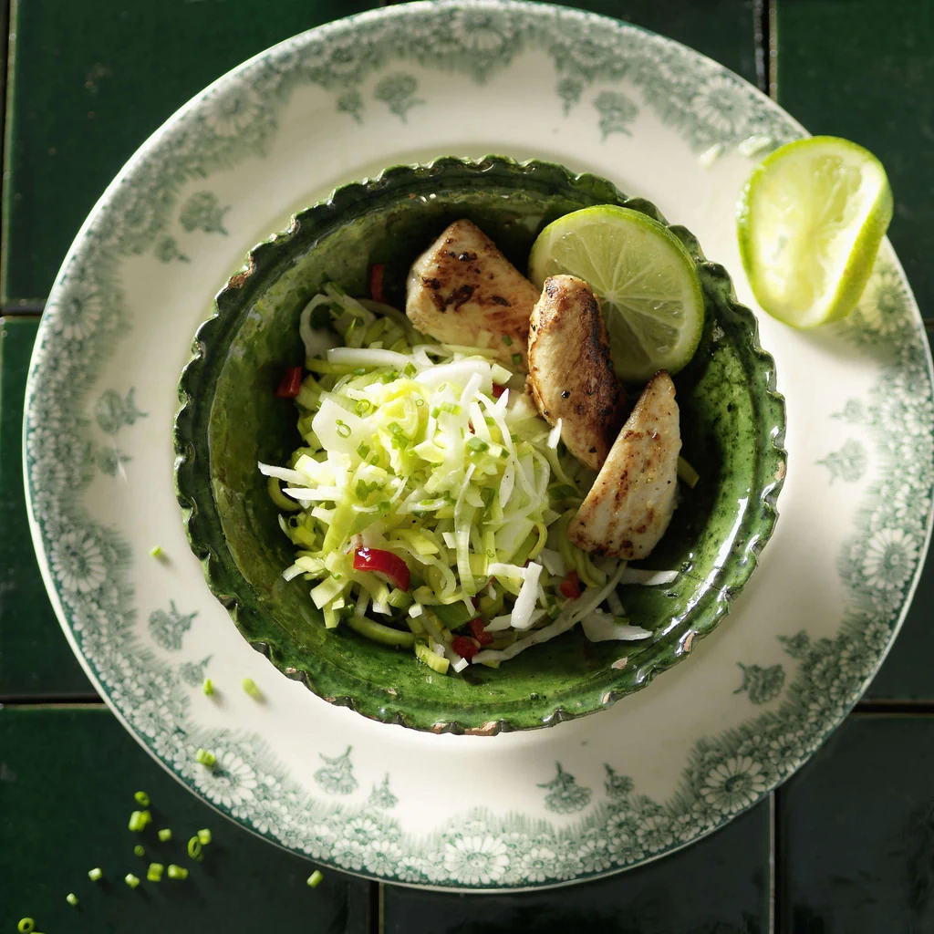 Lauchsalat mit gebratenen Pouletfilets