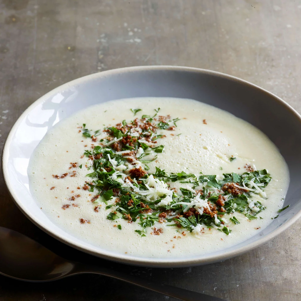 Soupe de chou-rave avec pecorino