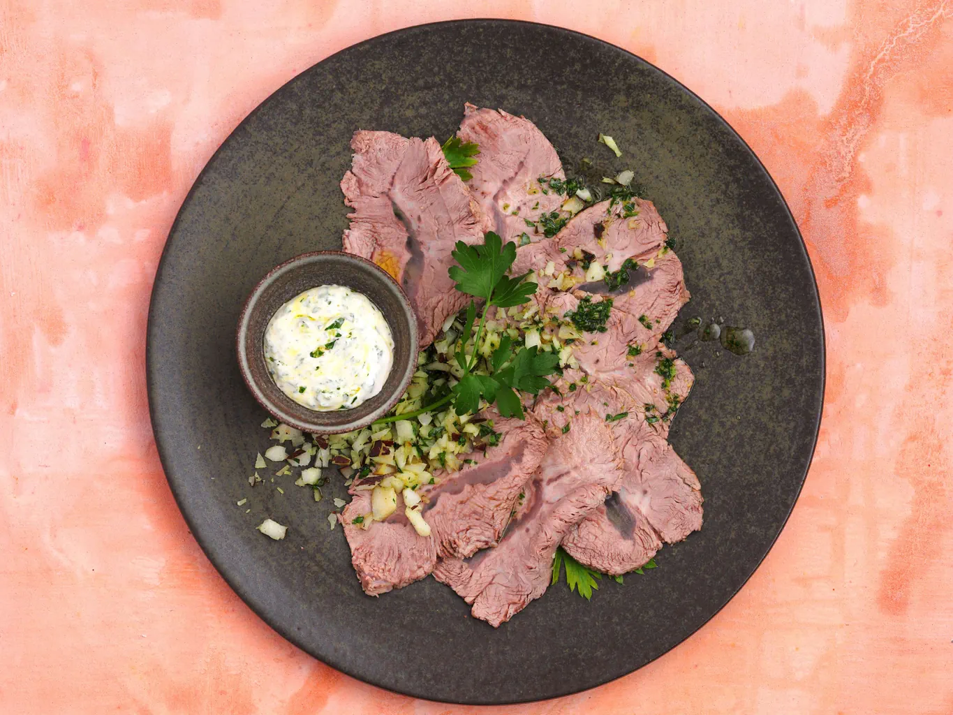 Carne fredda di vitello con crunch al cocco