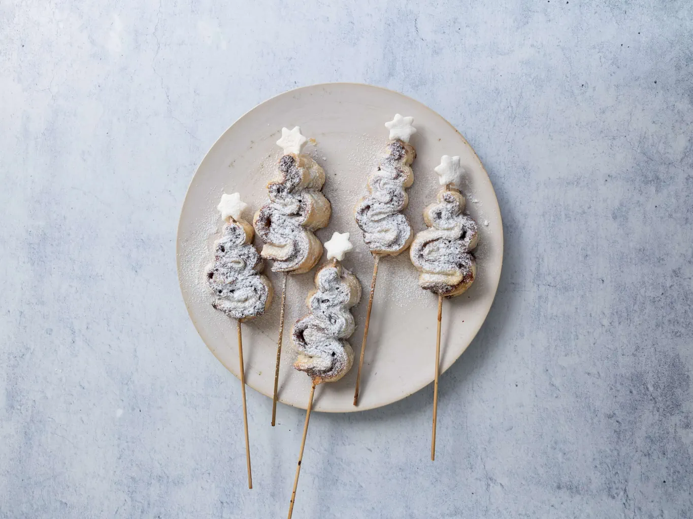 Sapins sucrés en pâte feuilletée