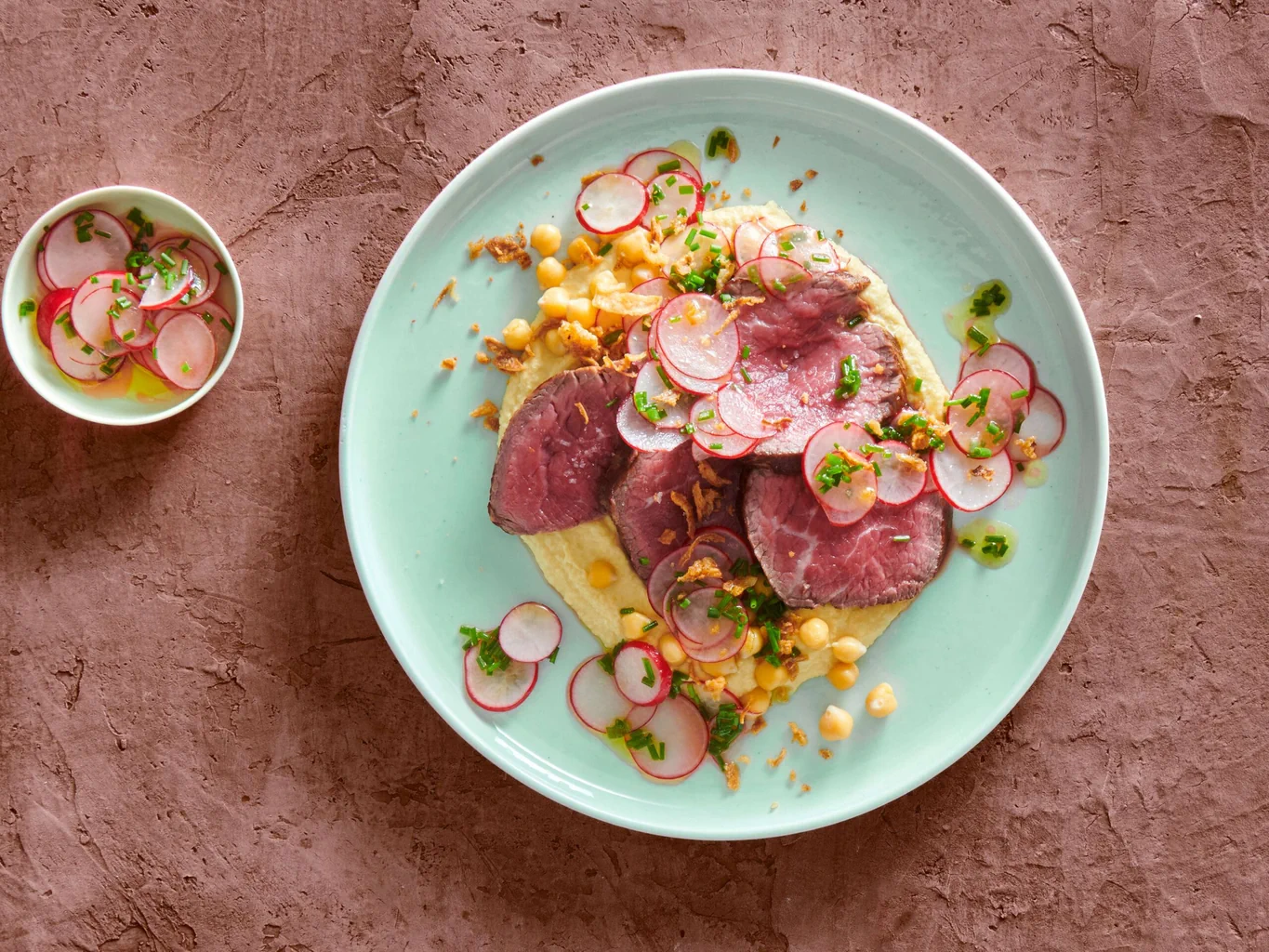 Purée de pois chiches avec filet de bœuf