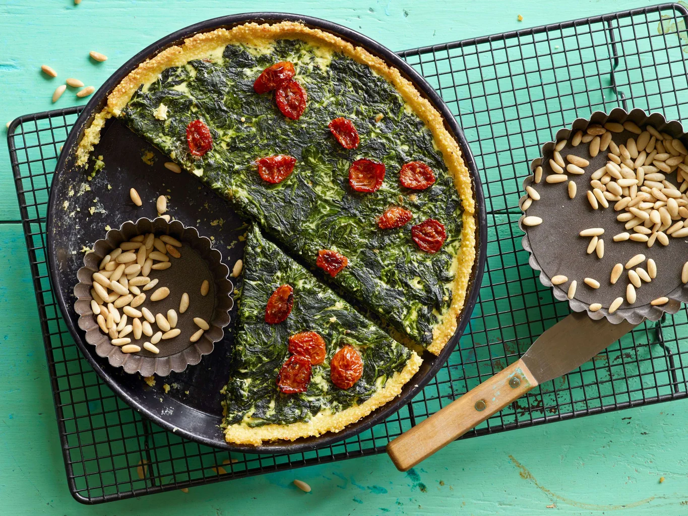 Tarte aux épinards avec tomates cerises