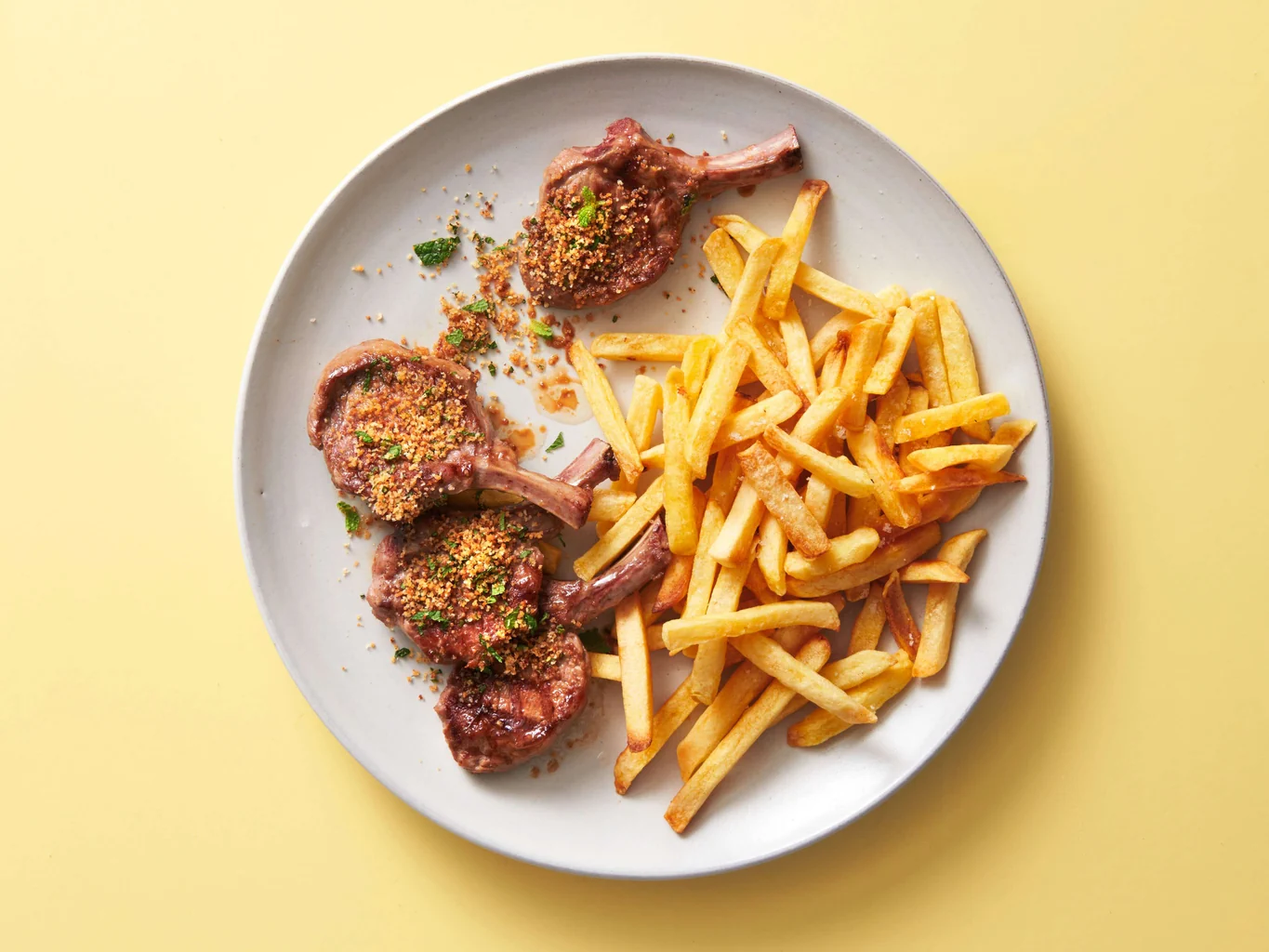 Lammkoteletts mit Kräuterstreusel
