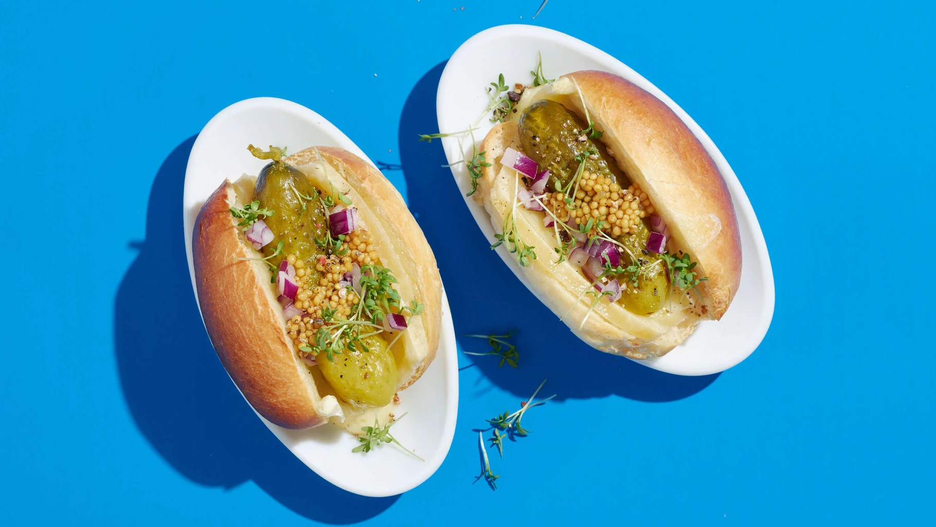 Essiggurken-Raclette-Hotdog
