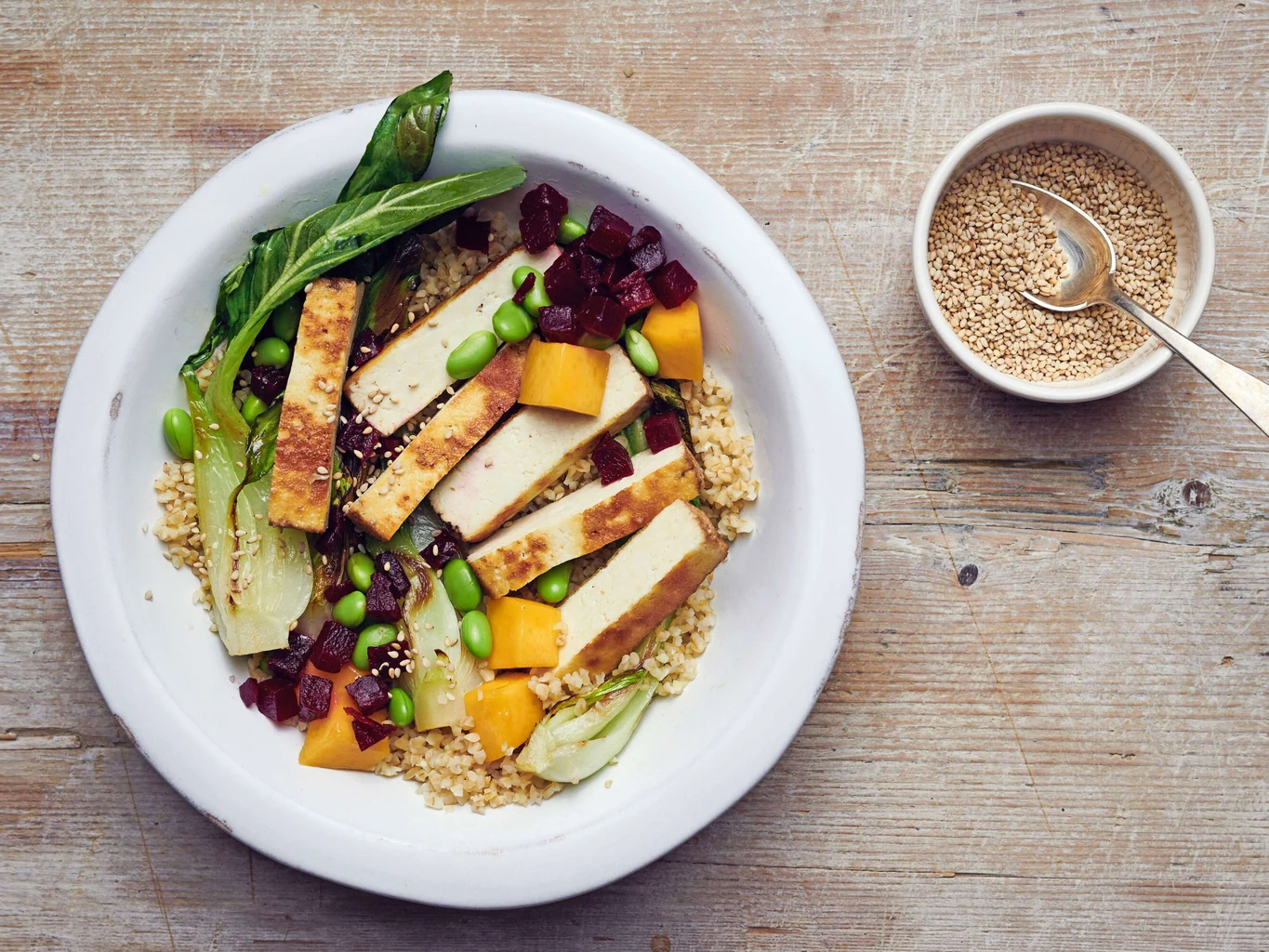 Bowl di tofu e bulgur