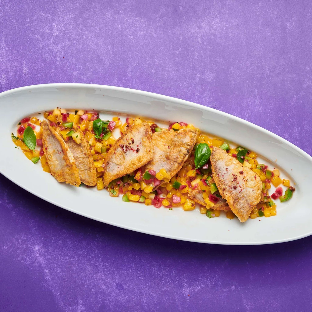 Filetti di pesce persico con salsa al mango