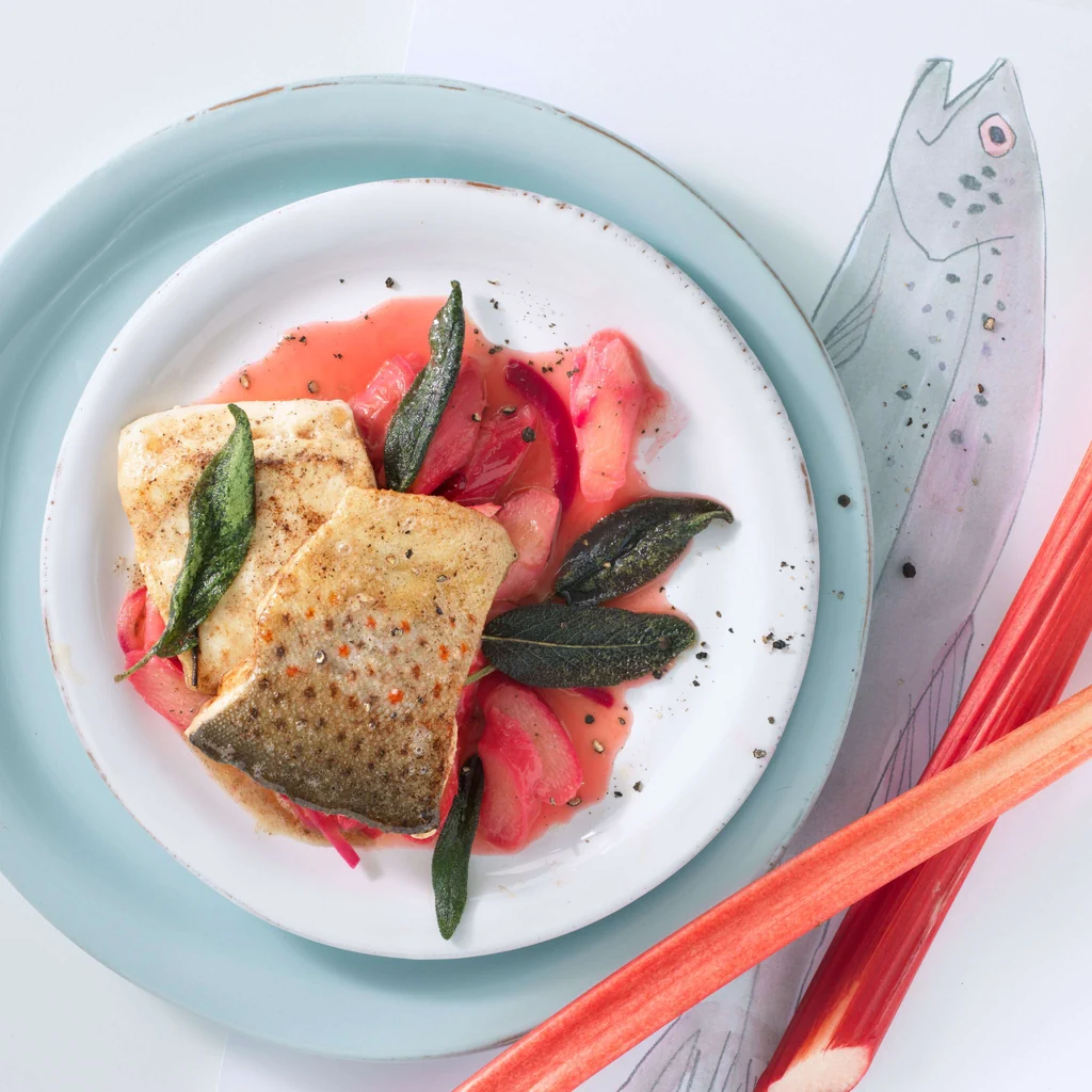 Filetto di trota su letto di rabarbaro