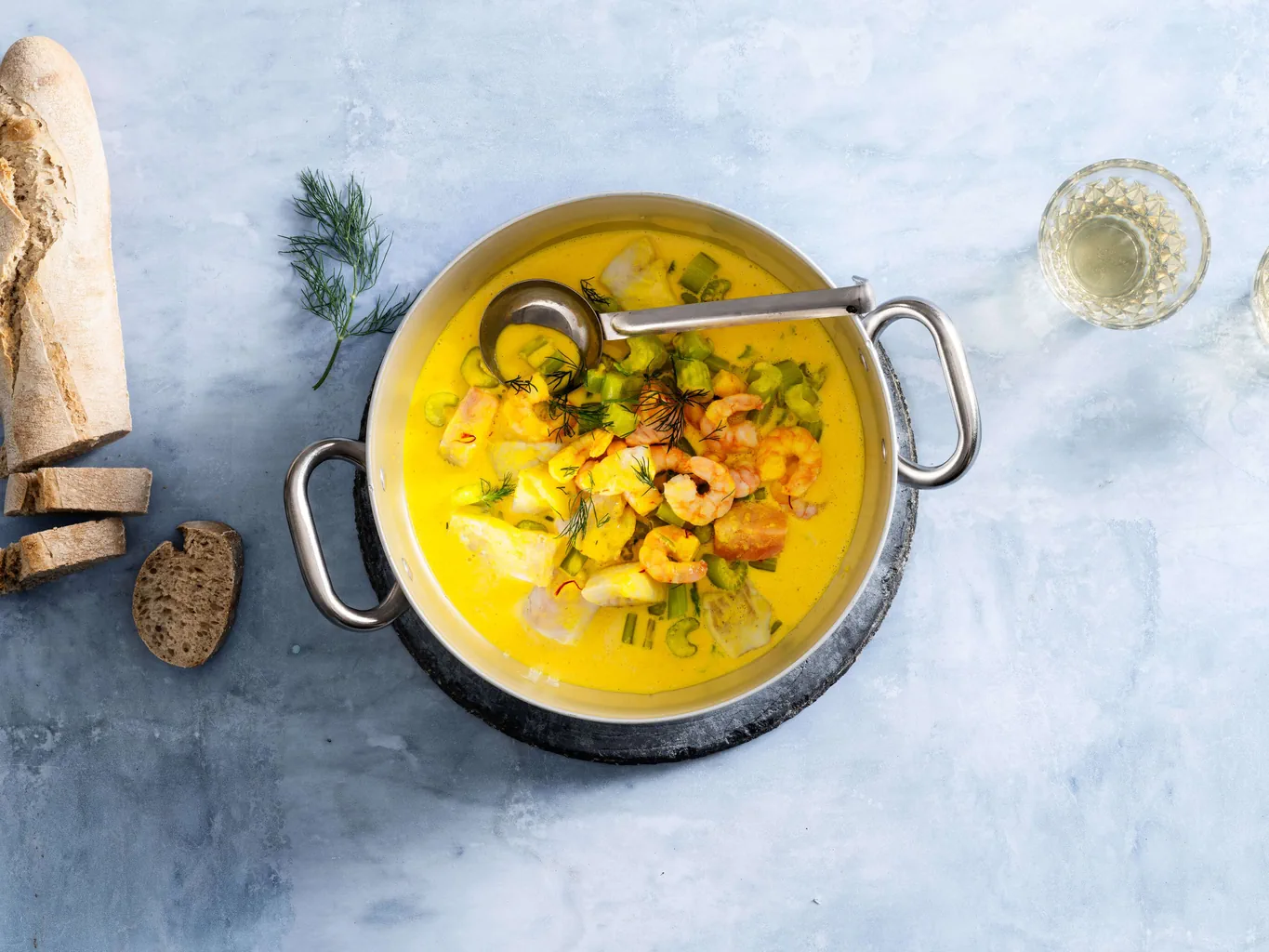 Zuppa di pesce profumata allo zafferano
