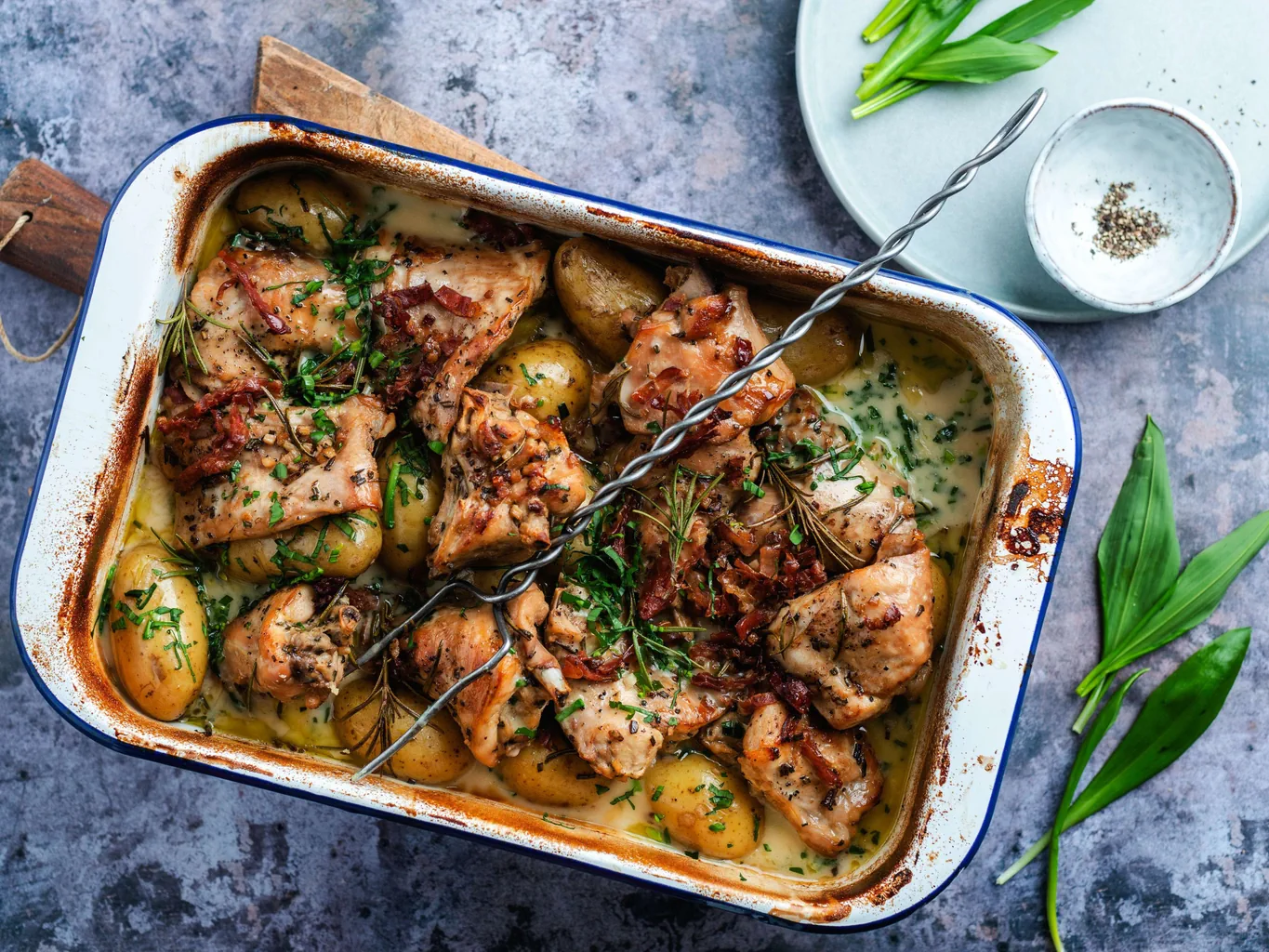 Kaninchen mit Bärlauch und Moscato