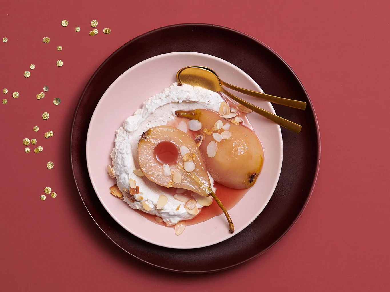 Pochierte Birne auf Zimtcreme 