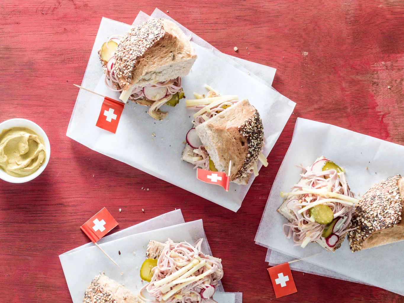 Wurst-Käse-Sandwiches