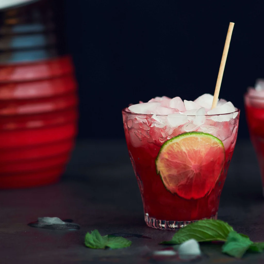 Johannisbeer-Minze-Drink