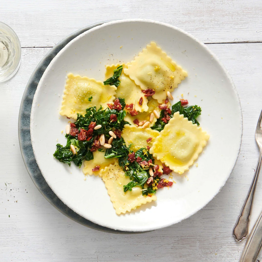 Ravioli alla ricotta con cavolo piuma