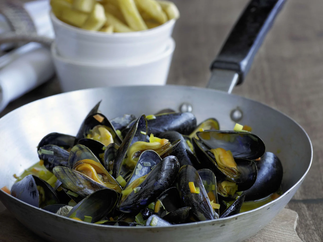 Moules au vin blanc et aux légumes