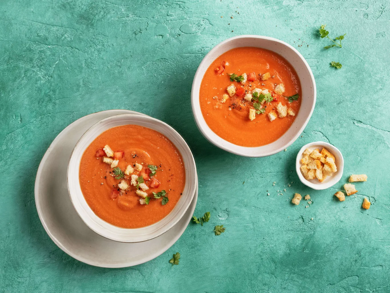 Kalte Brot-Tomaten-Suppe
