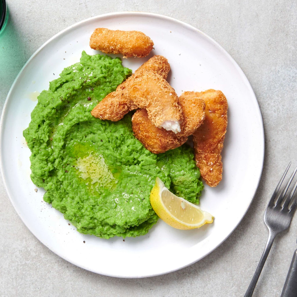 Erbsenstampf mit Knusperfisch