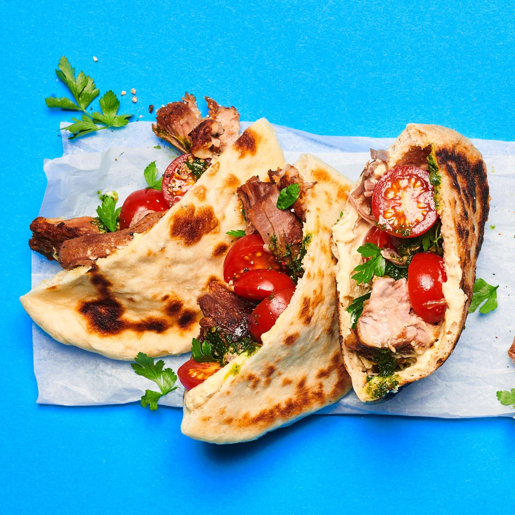 Pita au houmous et au porc effiloché