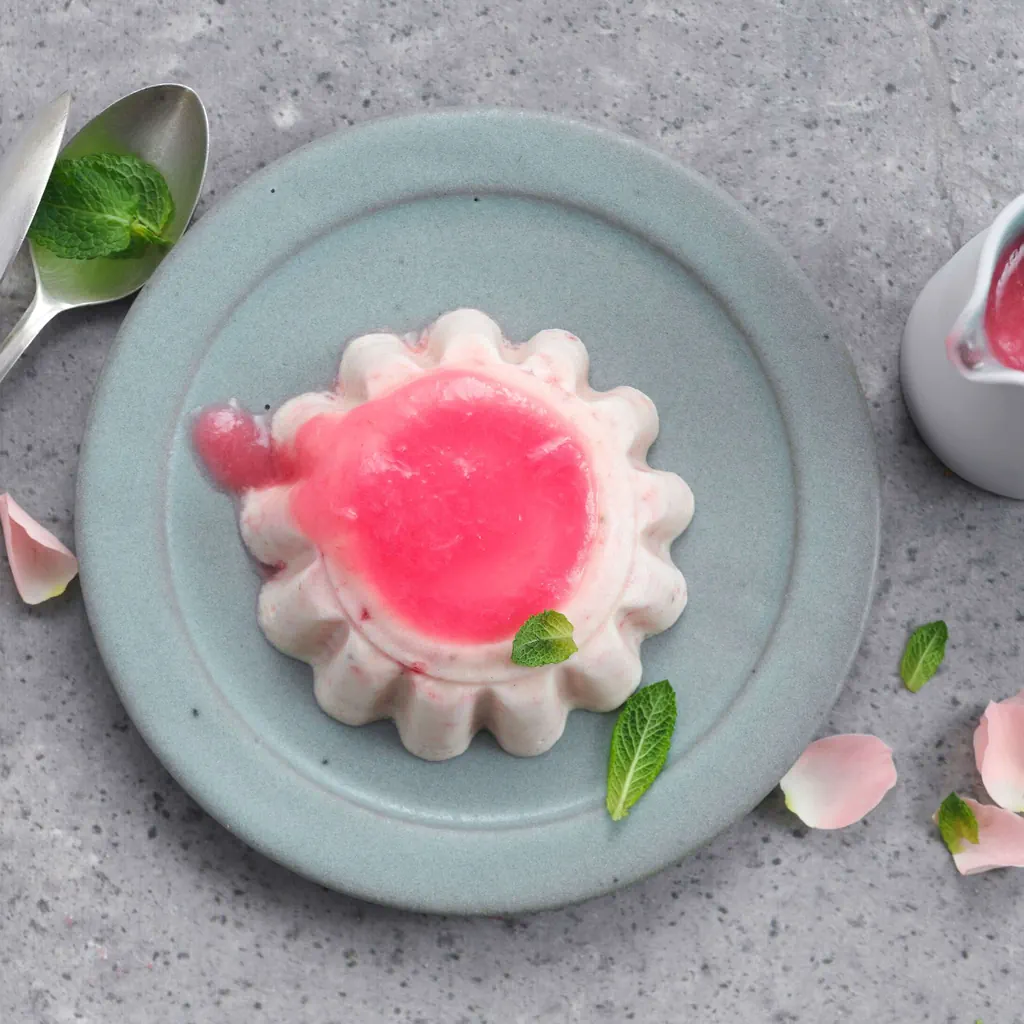 Erdbeer-Parfait mit Rhabarbersauce