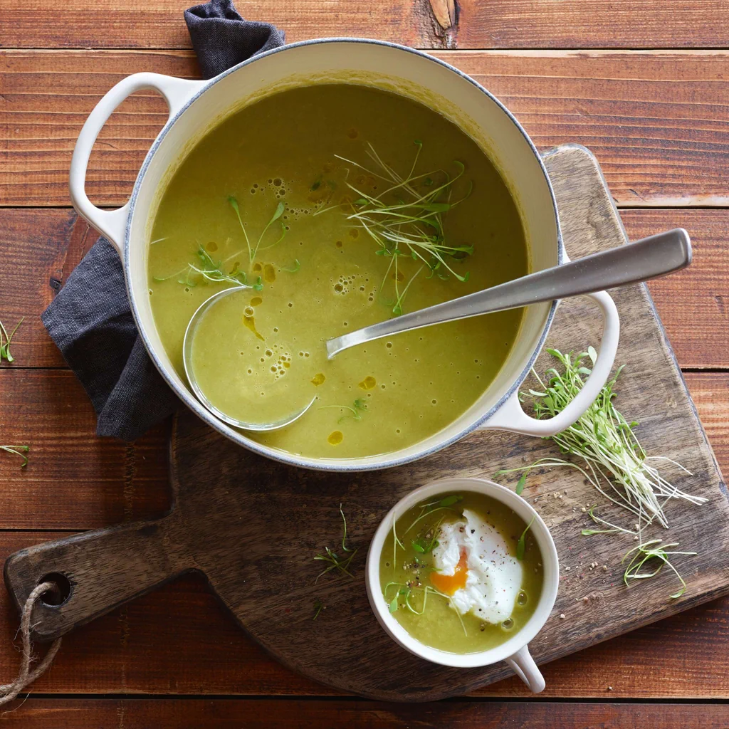 Lauchcremesuppe mit pochiertem Ei