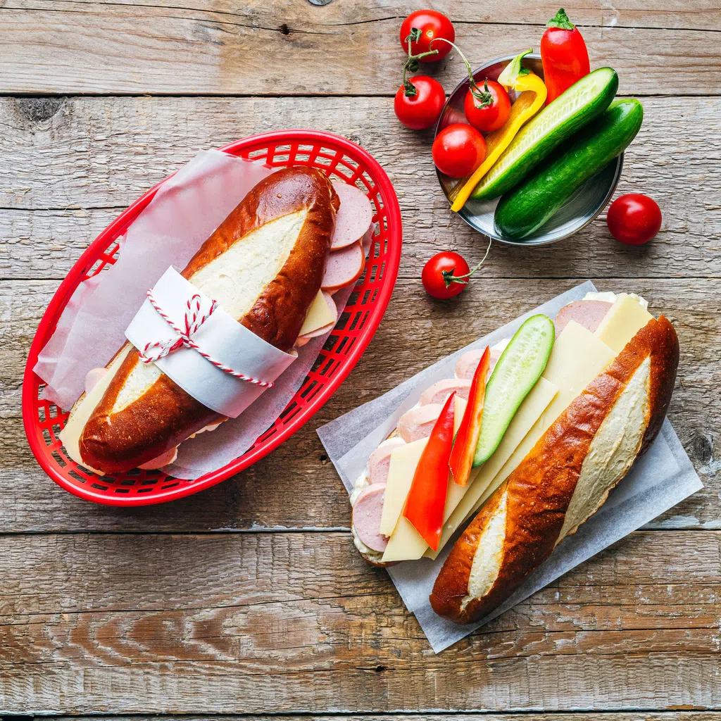 Cervelat-Käse-Sandwich