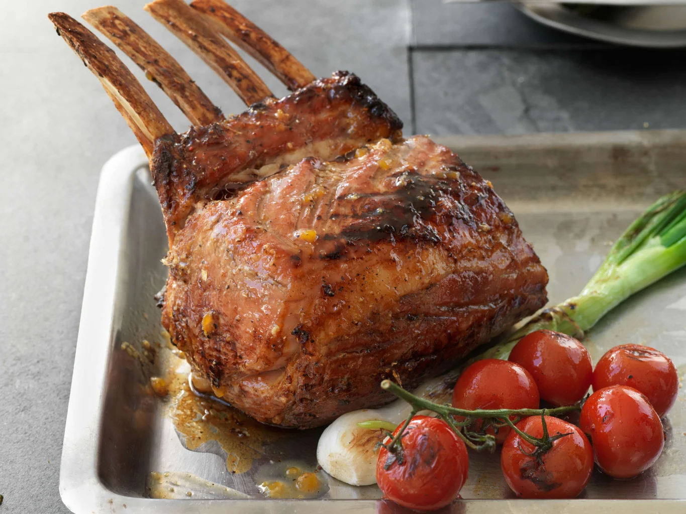 Kalbs-Rack mit Pfirsich-Ingwer-Marinade