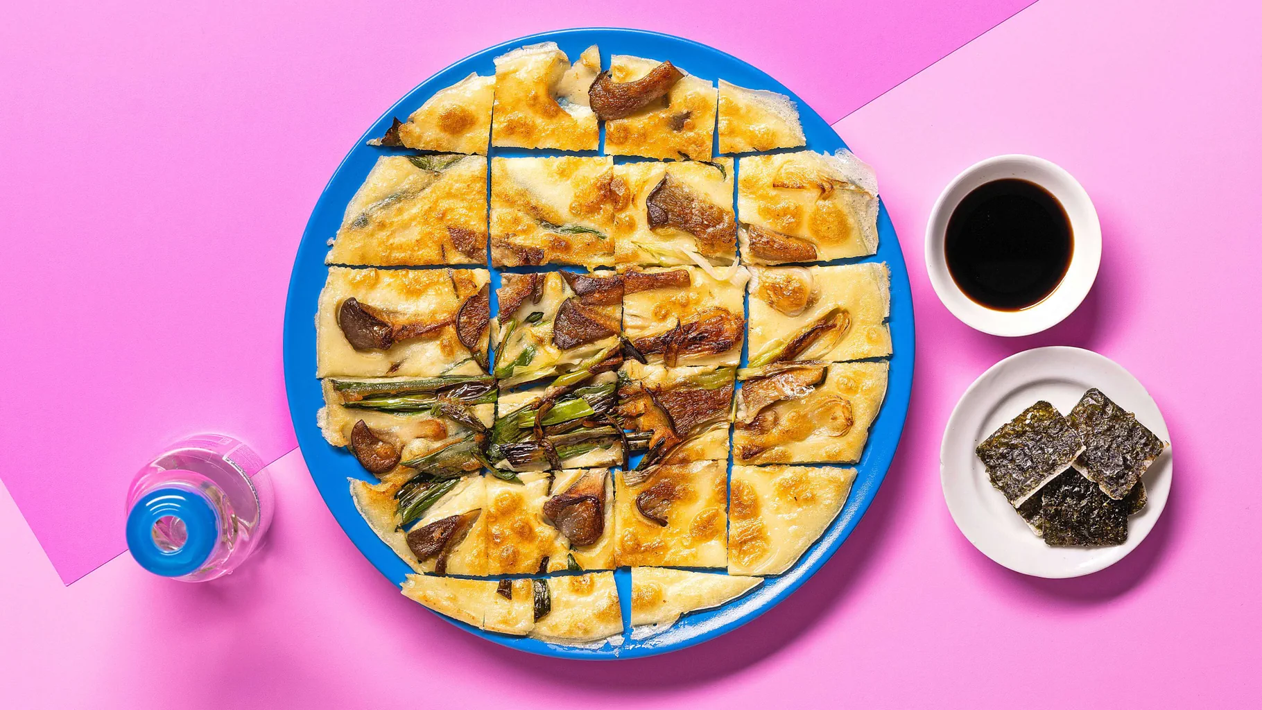 Crêpe coreane di farina di riso ai funghi
