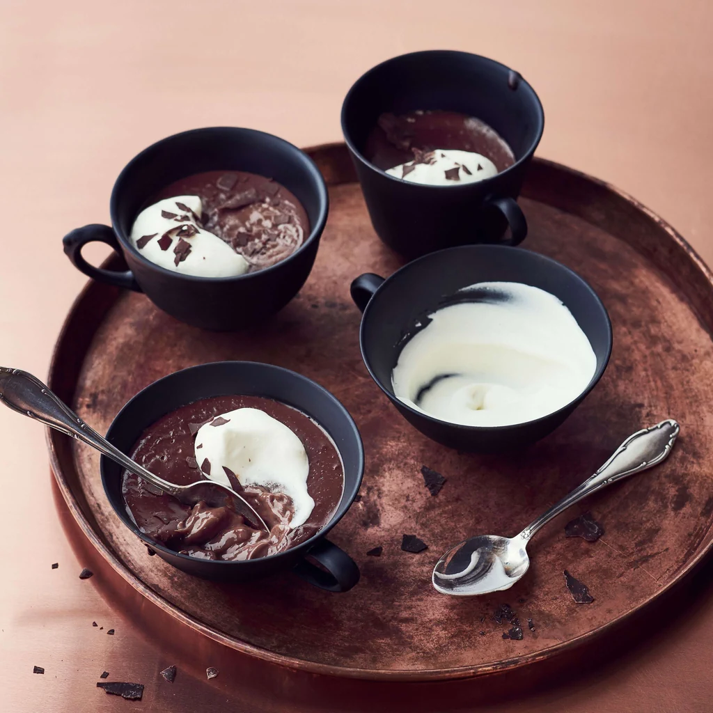 Crema di cioccolato in tazza