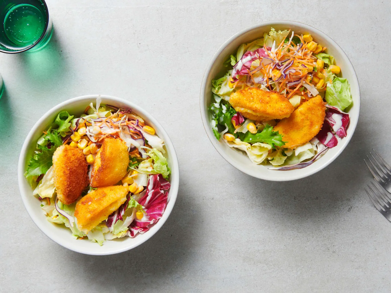 Mozzarella panée sur salade