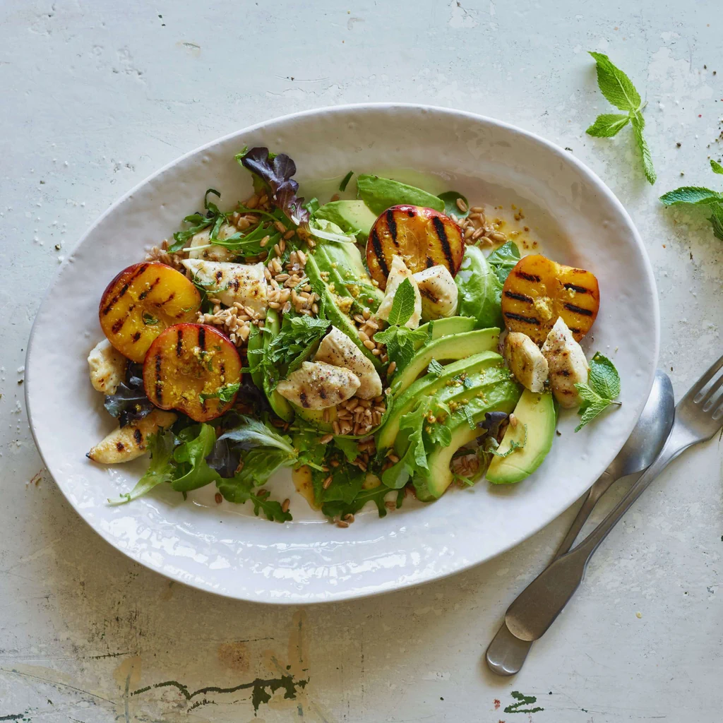 Salade d’avocat aux pêches