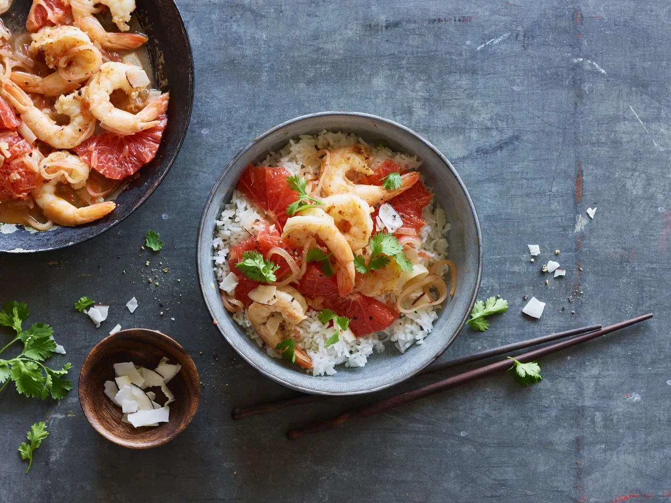 Bowl de riz aux crevettes et grapefruit