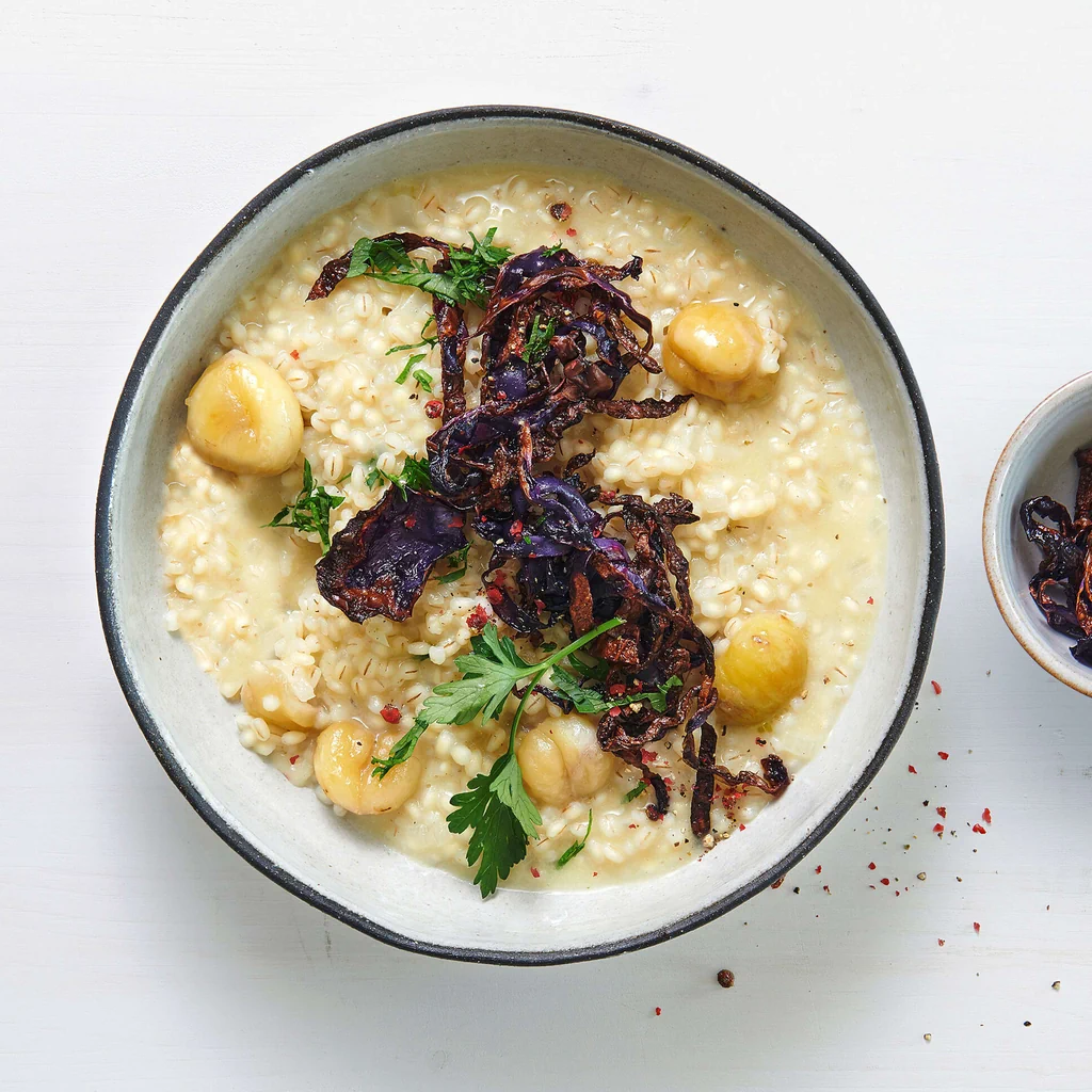 Orzotto avec chou rouge croustillant
