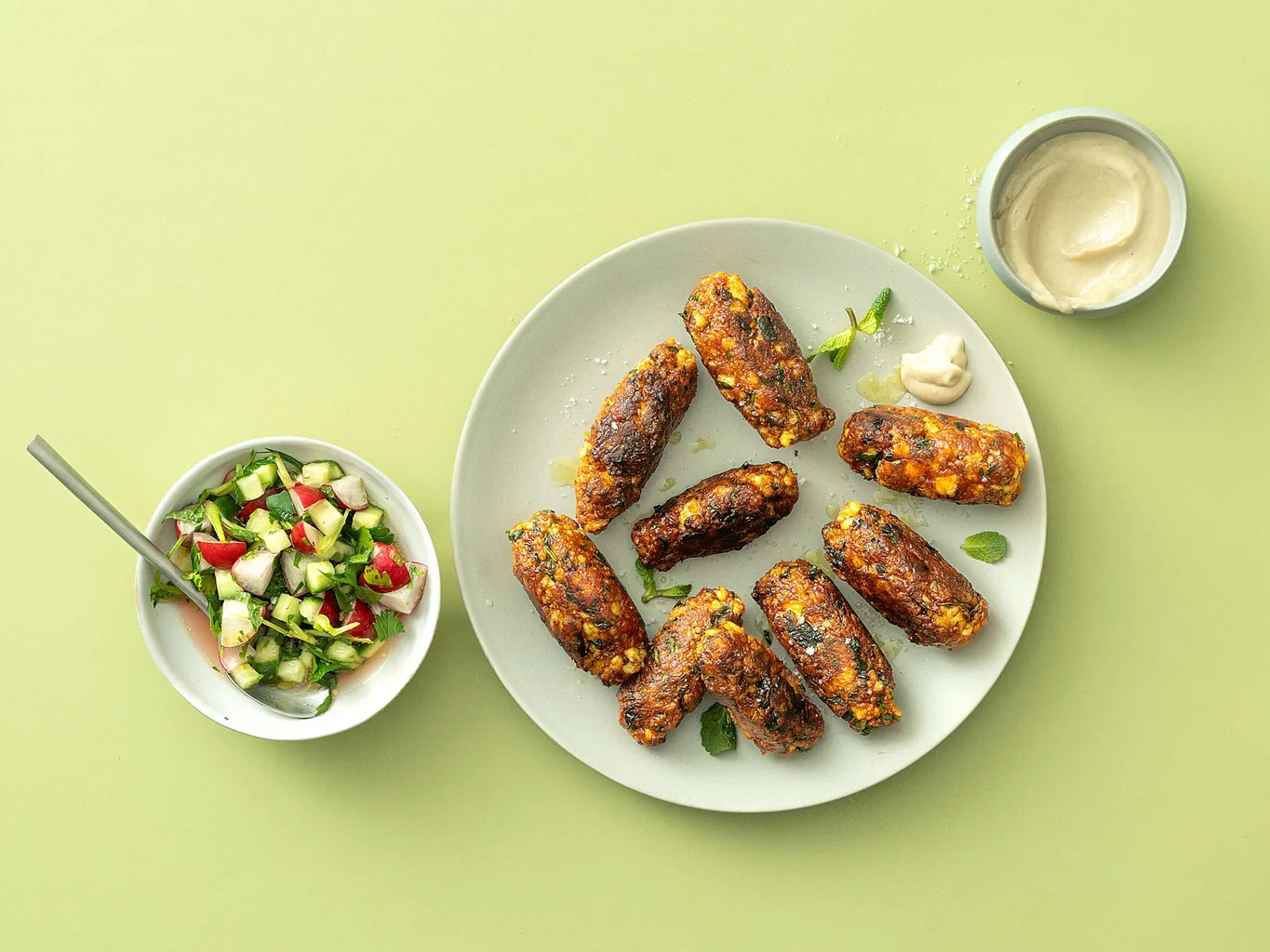 Bastoncini di tofu con insalata di ravanelli