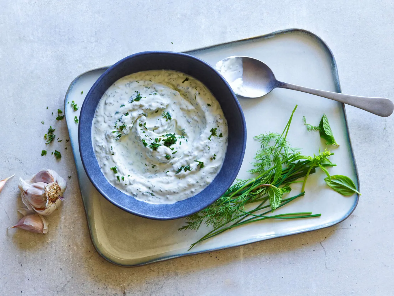 Sauce au yogourt et aux fines herbes
