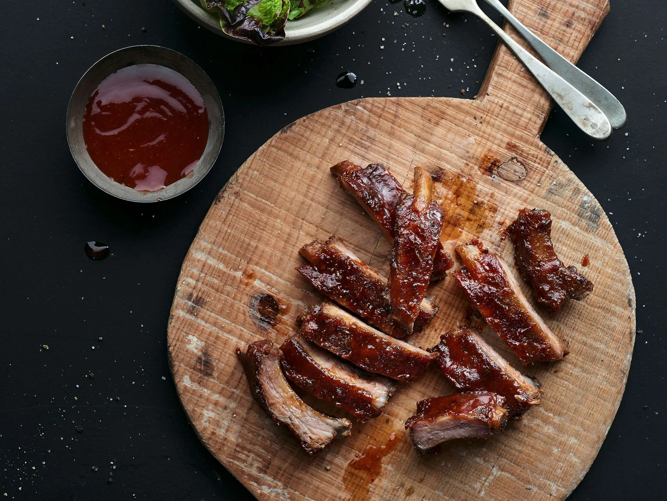 Spareribs mit Rub und BBQ-Sauce