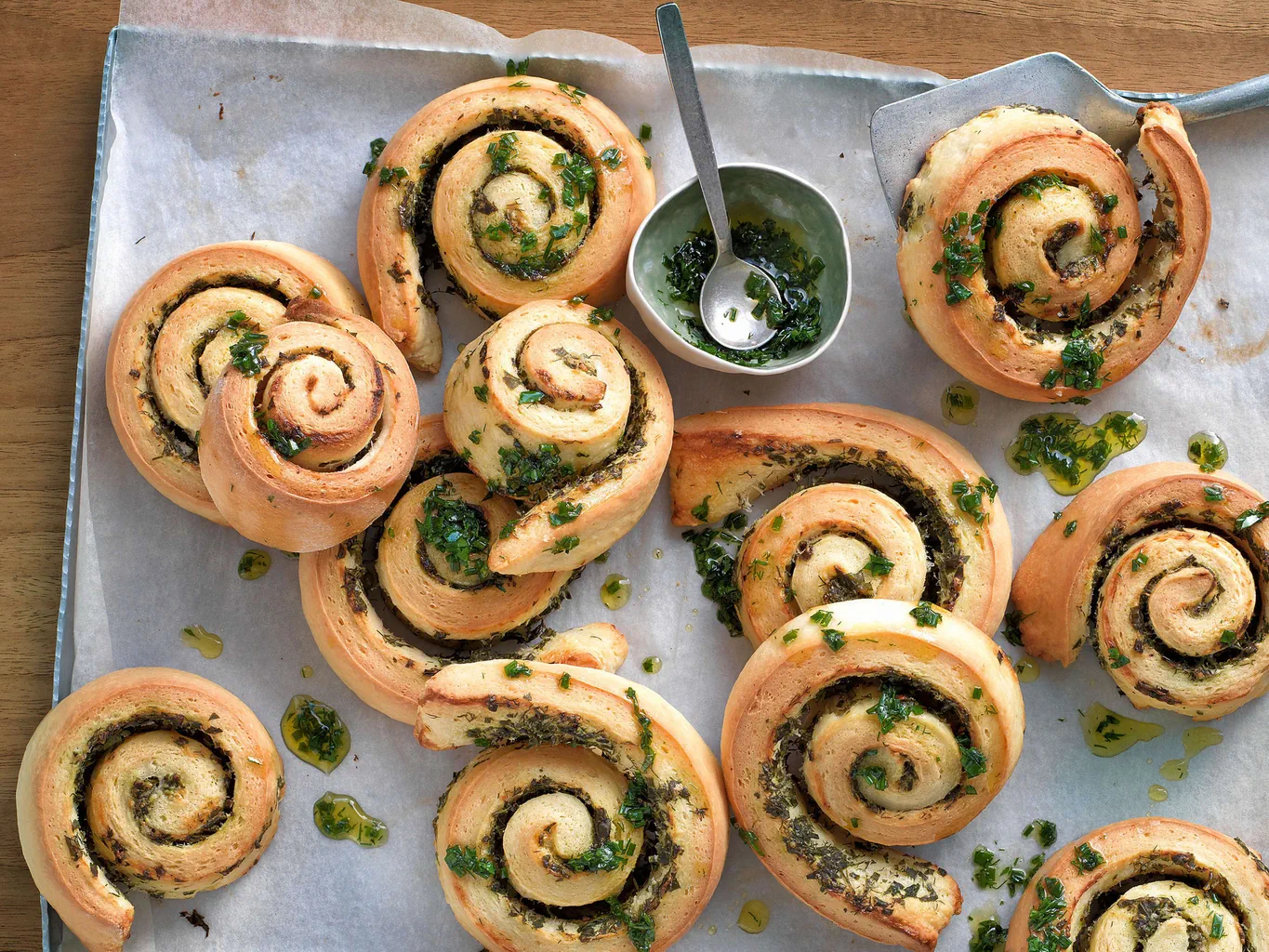 Girelle di pasta lievitata alle erbe