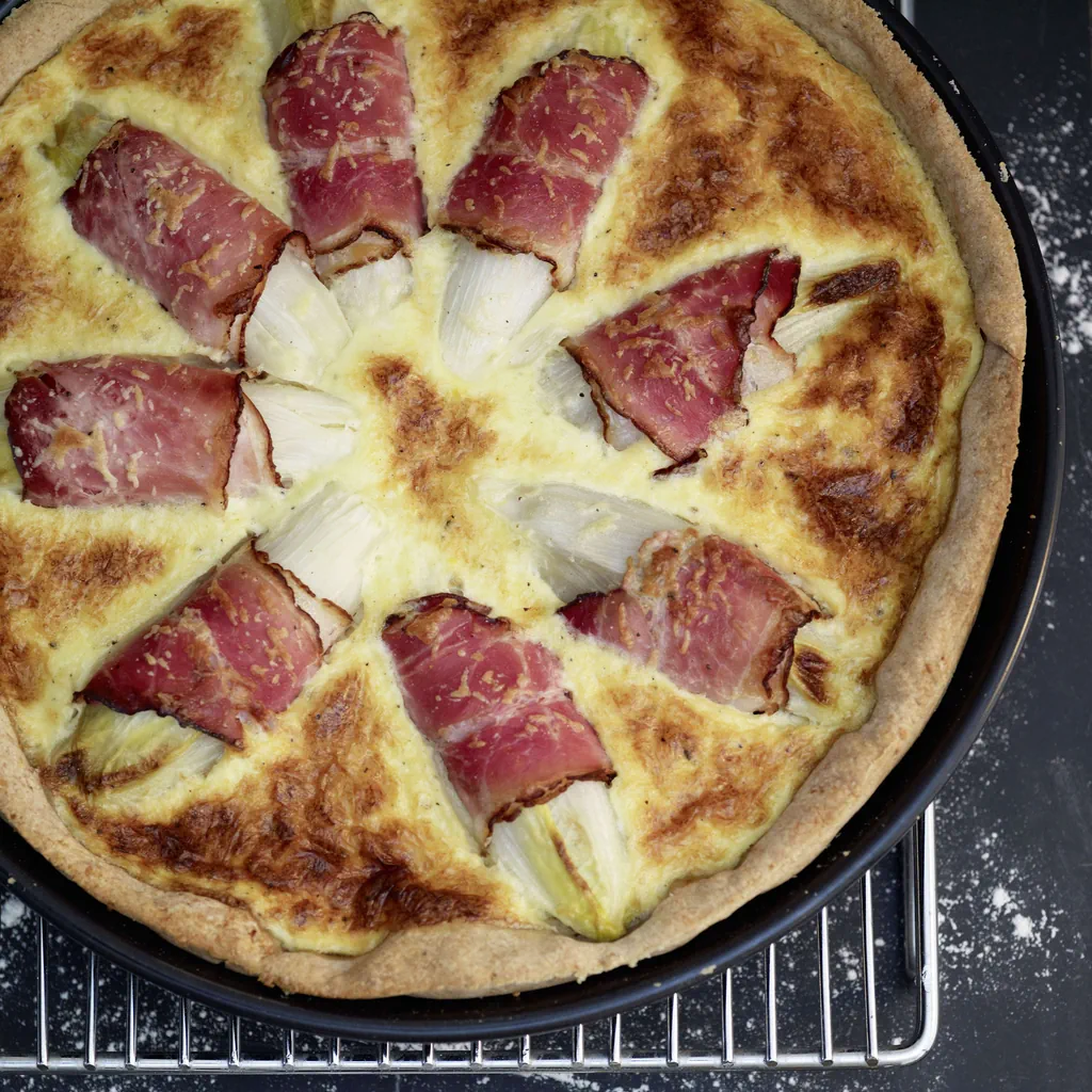 Sbrinzkuchen mit Chicorée