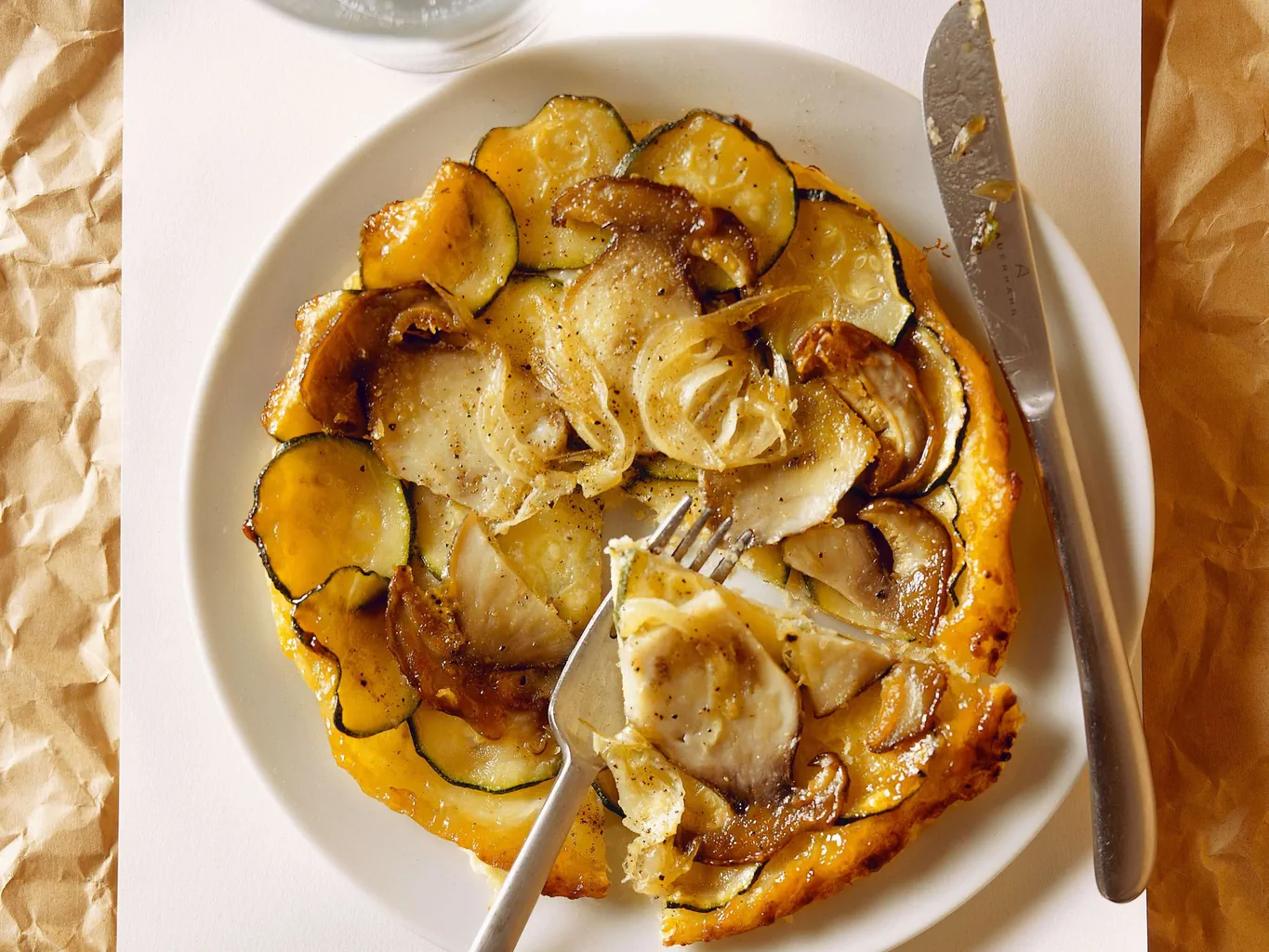 Tarte Tatin aux bolets et aux courgettes