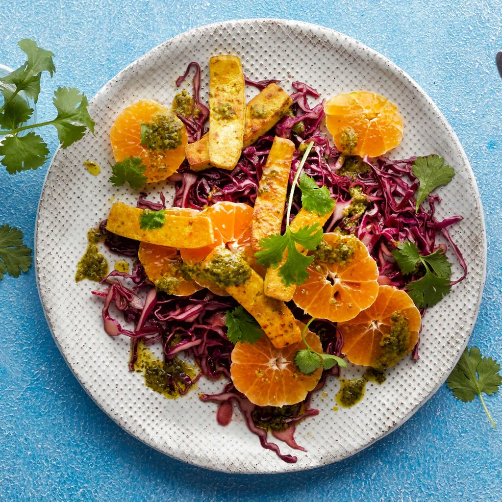 Rotkrautsalat mit Tofu und Mandarine