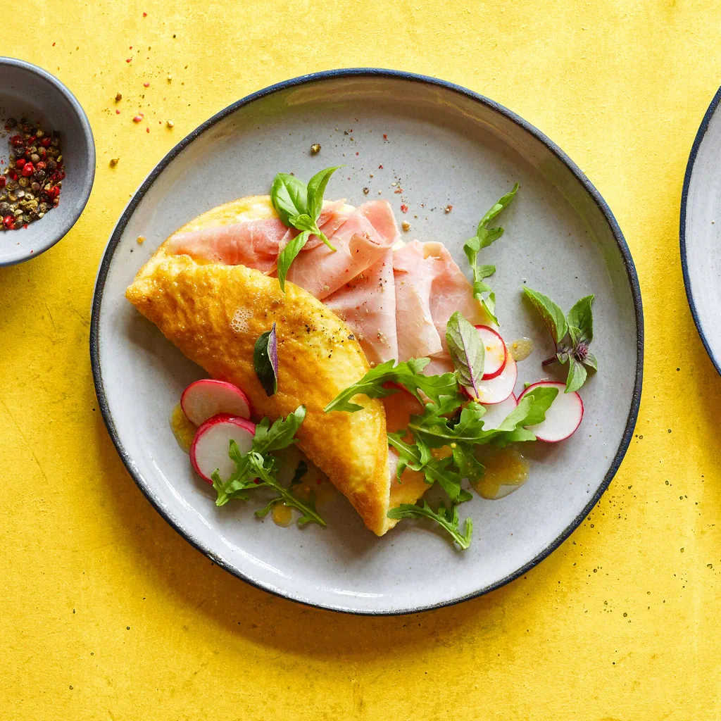 Omelette mit Kräutern und Schinken