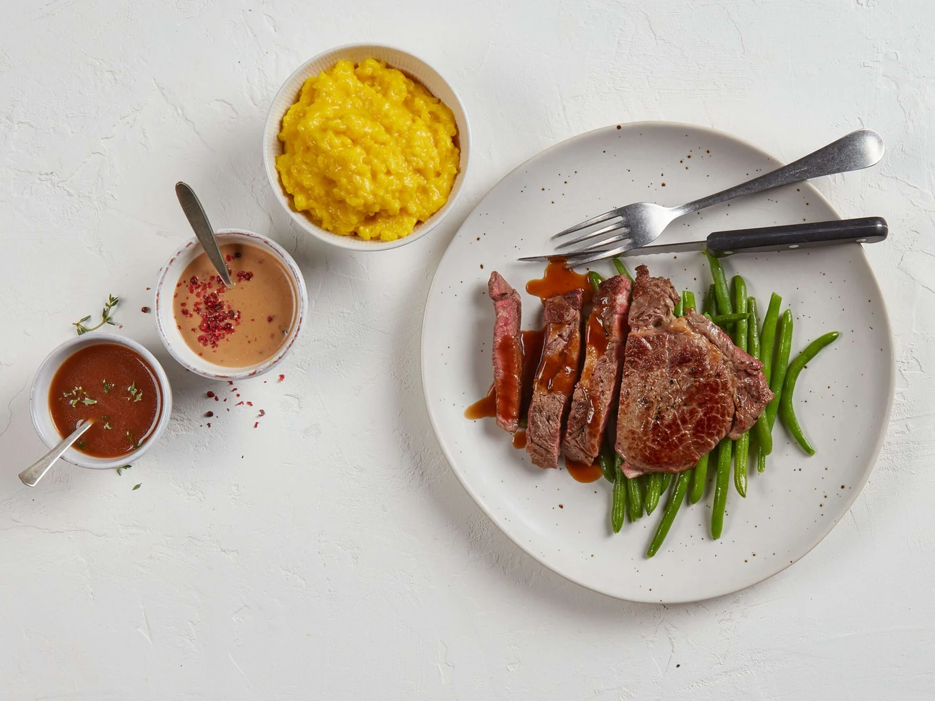 Entrecôte parisienne avec trio de sauces