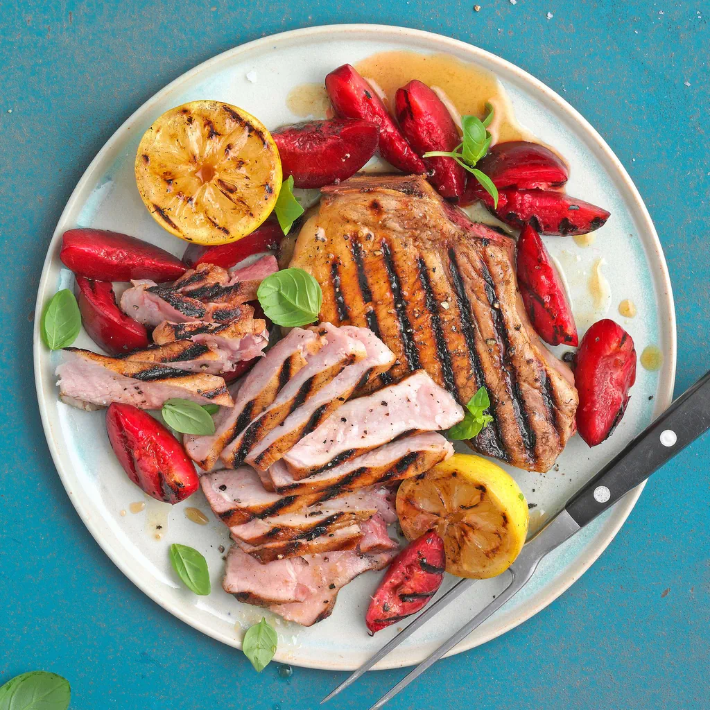 Tagliata de porc avec prunes grillées 