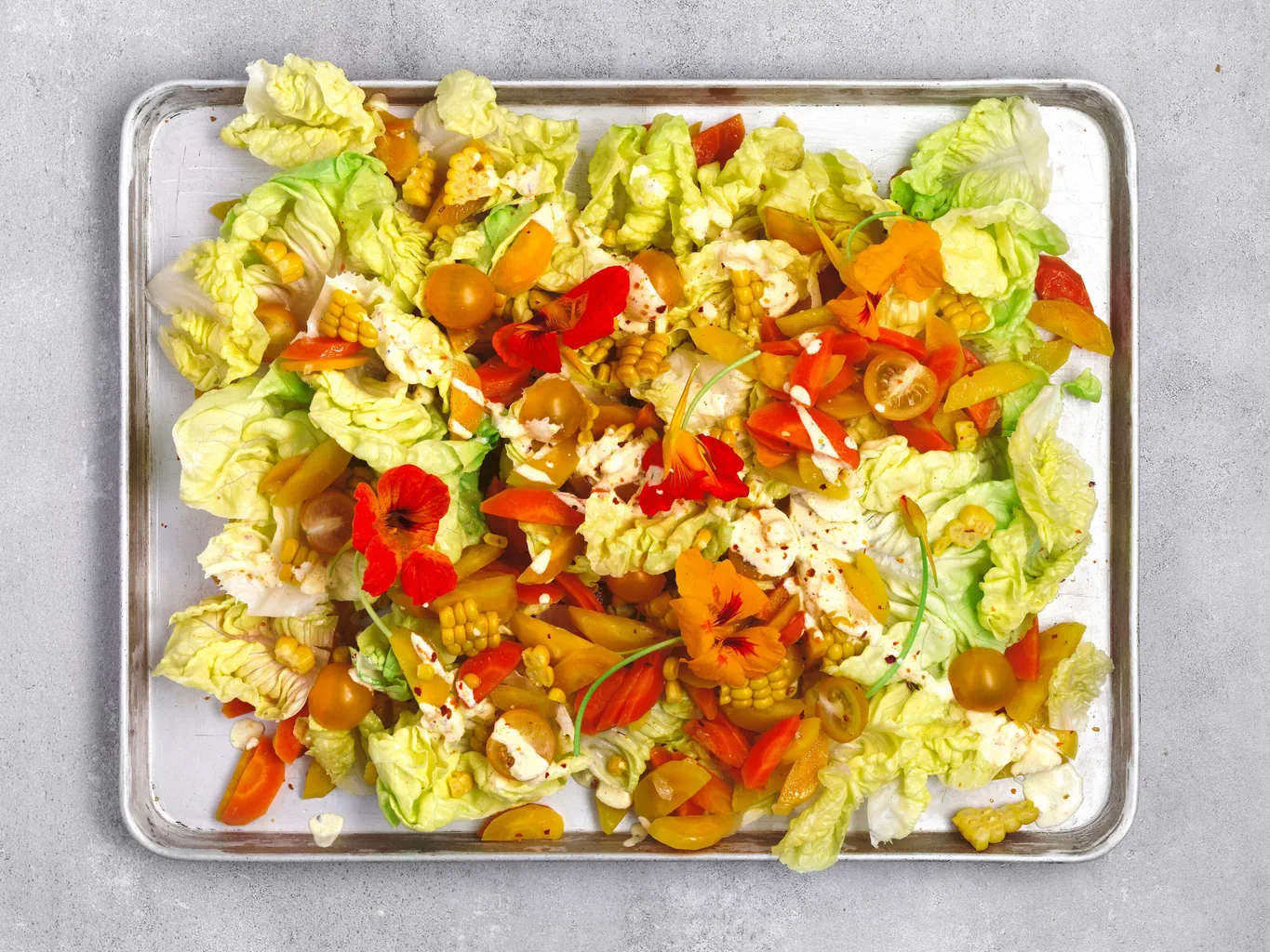Gekochter Karottensalat mit Mais