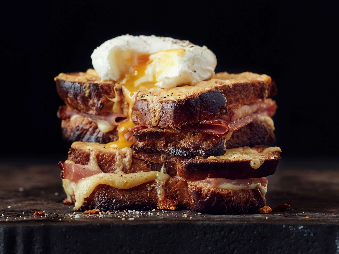 Croque-madame avec œuf poché