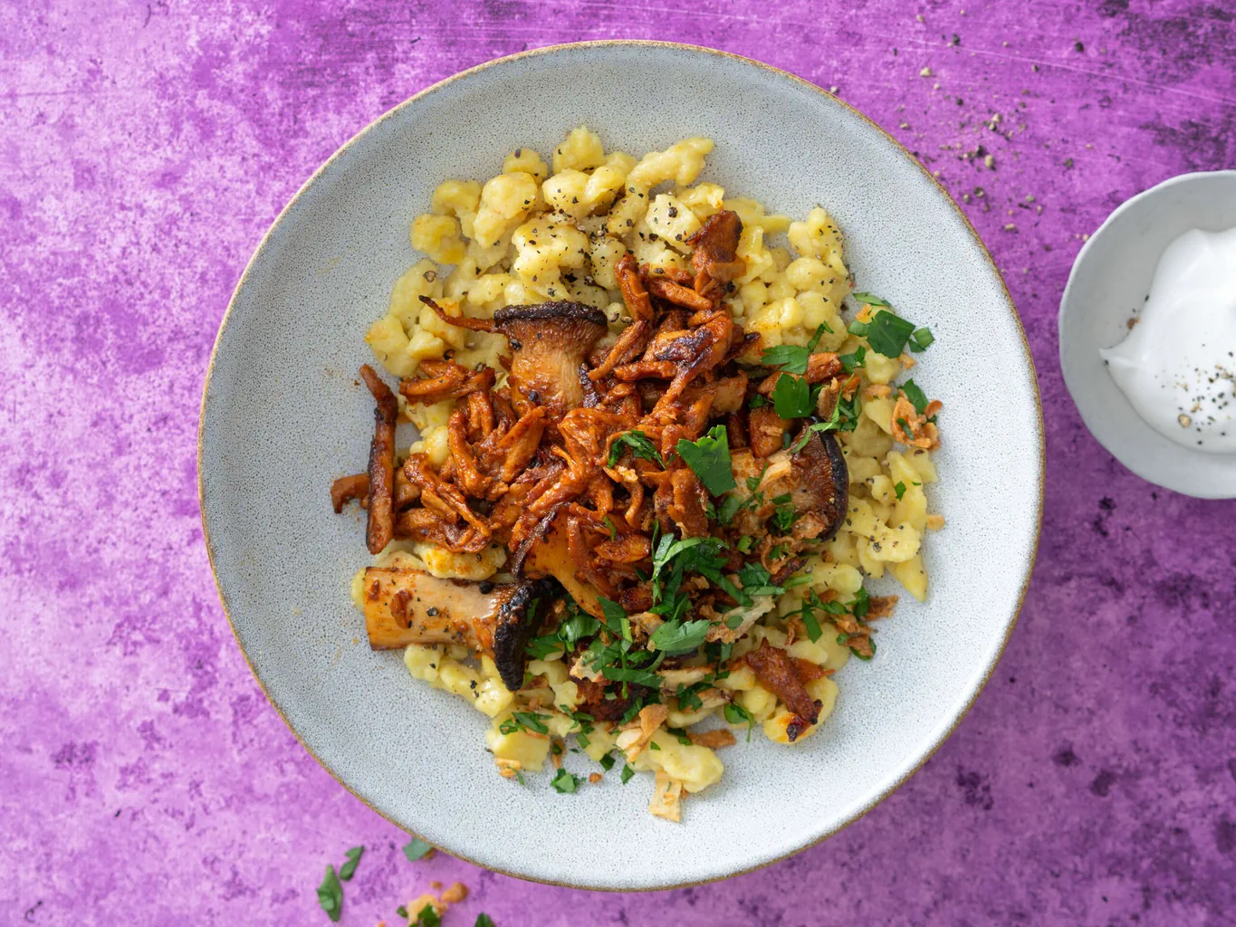 Veganes Pulled BBQ mit Pilzen und Spätzli