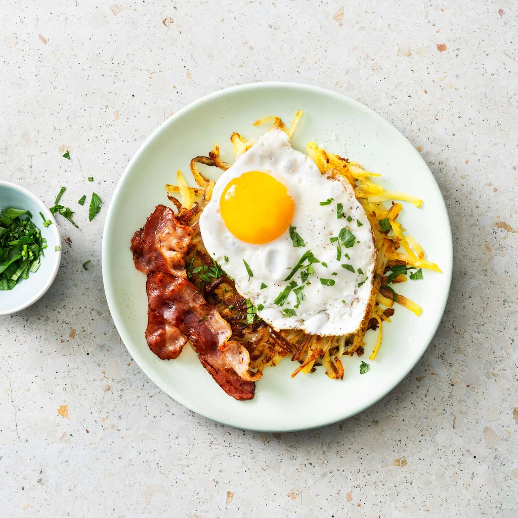Mini rösti con uovo al tegamino